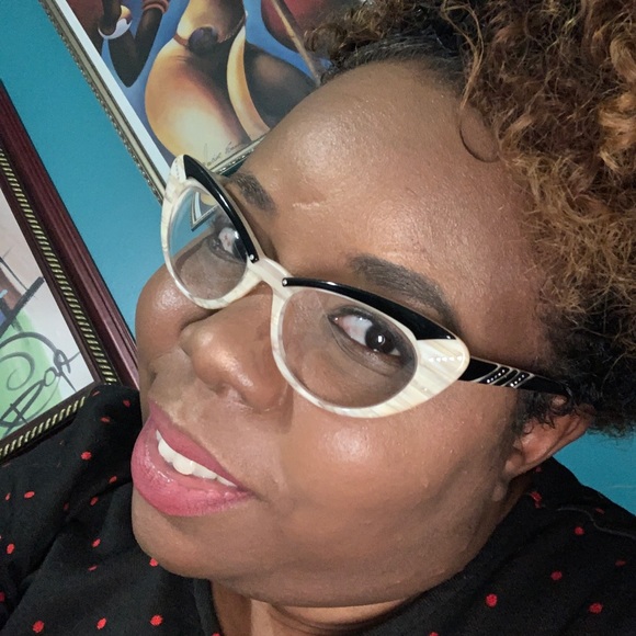 Meet your Posher, Tamara - Picture 5 of 8